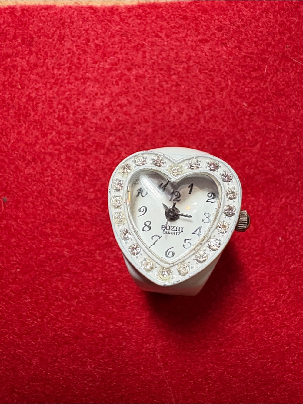 β€οΈWhite Heart Crystal Accent stretch Ring Watch